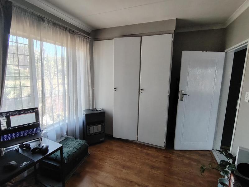 2 Bedroom Property for Sale in Zwartkop Gauteng