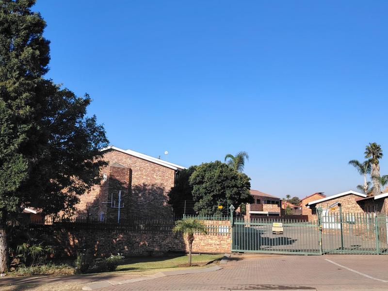 2 Bedroom Property for Sale in Zwartkop Gauteng