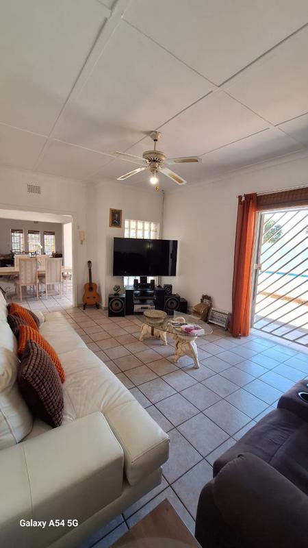 4 Bedroom Property for Sale in Discovery Gauteng