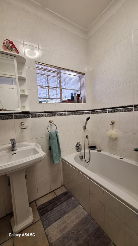 4 Bedroom Property for Sale in Discovery Gauteng