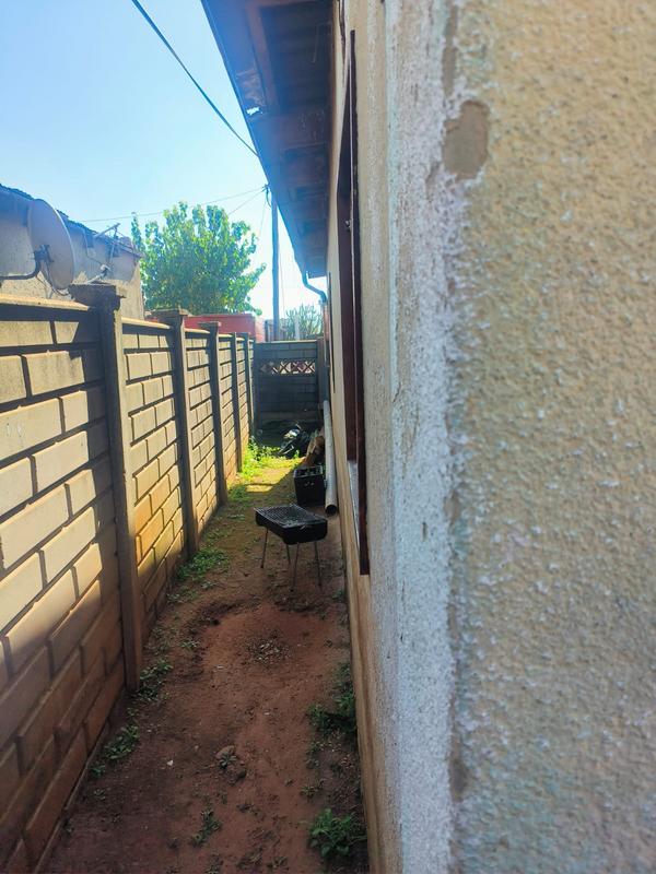 2 Bedroom Property for Sale in Mofolo Gauteng