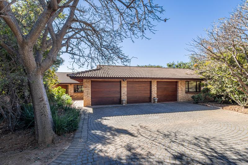 6 Bedroom Property for Sale in Poortview Gauteng