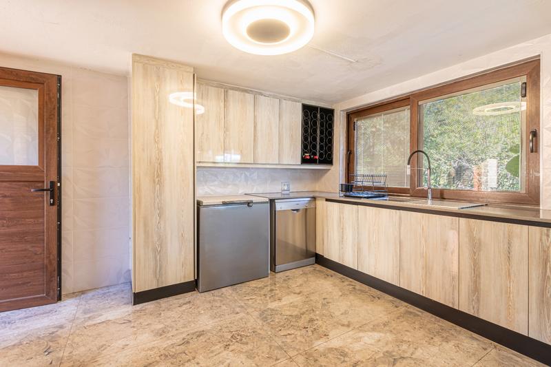 6 Bedroom Property for Sale in Poortview Gauteng