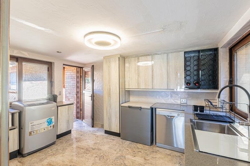 6 Bedroom Property for Sale in Poortview Gauteng