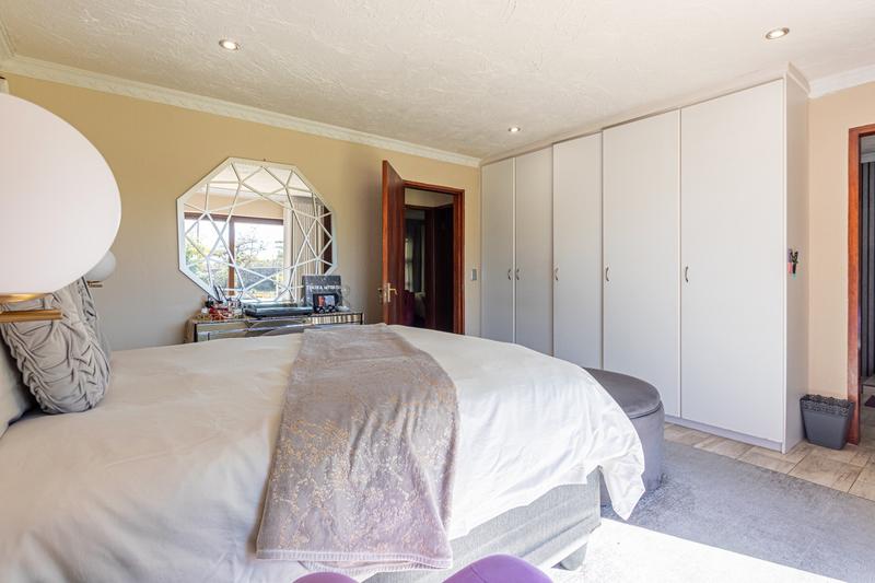 6 Bedroom Property for Sale in Poortview Gauteng