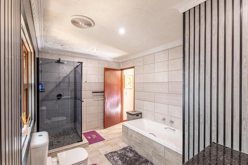 6 Bedroom Property for Sale in Poortview Gauteng