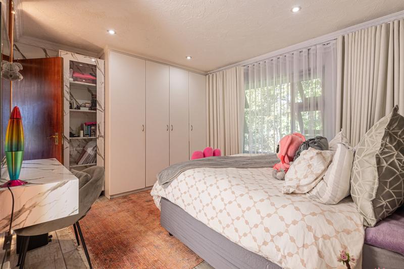 6 Bedroom Property for Sale in Poortview Gauteng