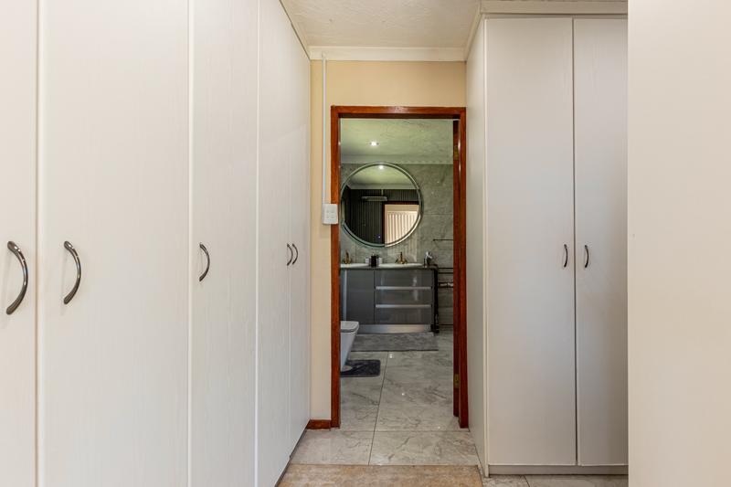 6 Bedroom Property for Sale in Poortview Gauteng