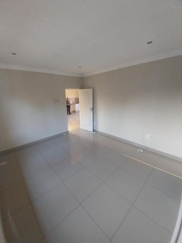 To Let 2 Bedroom Property for Rent in Erasmia Gauteng