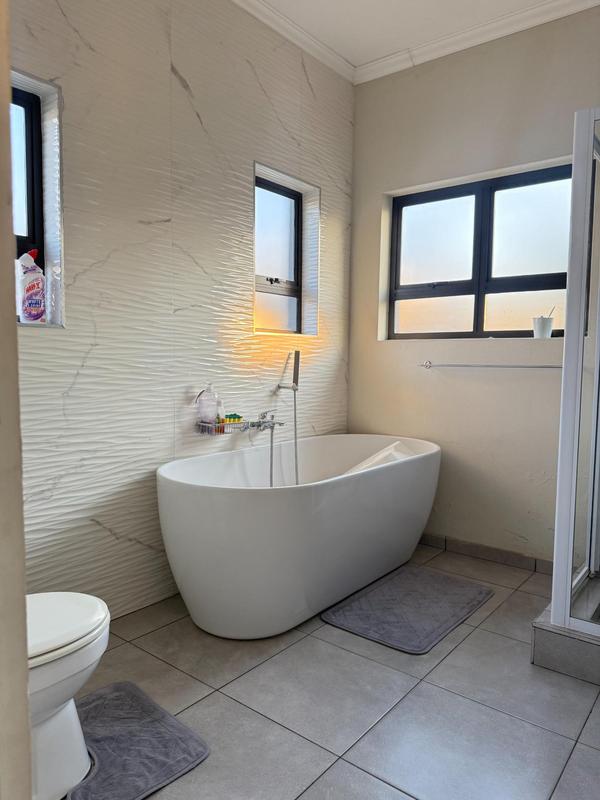 To Let 4 Bedroom Property for Rent in Blue Valley Golf Estate Gauteng
