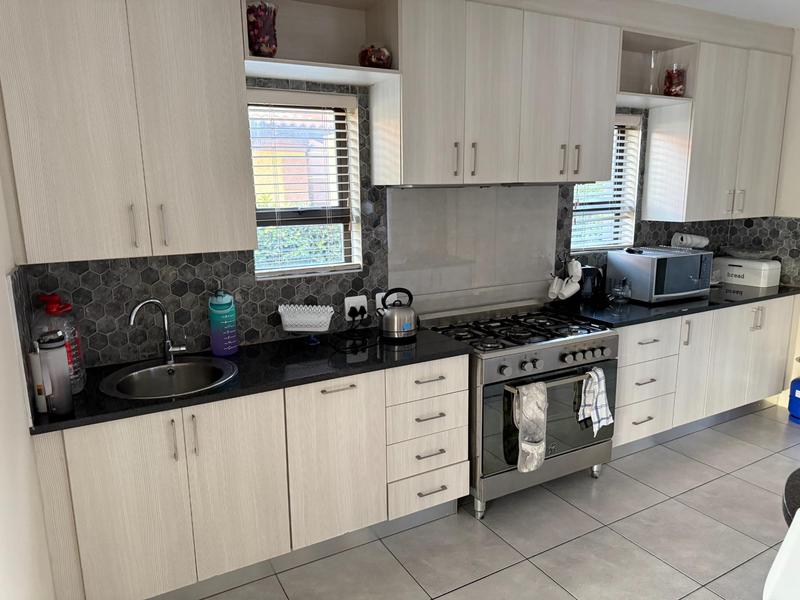 To Let 4 Bedroom Property for Rent in Blue Valley Golf Estate Gauteng