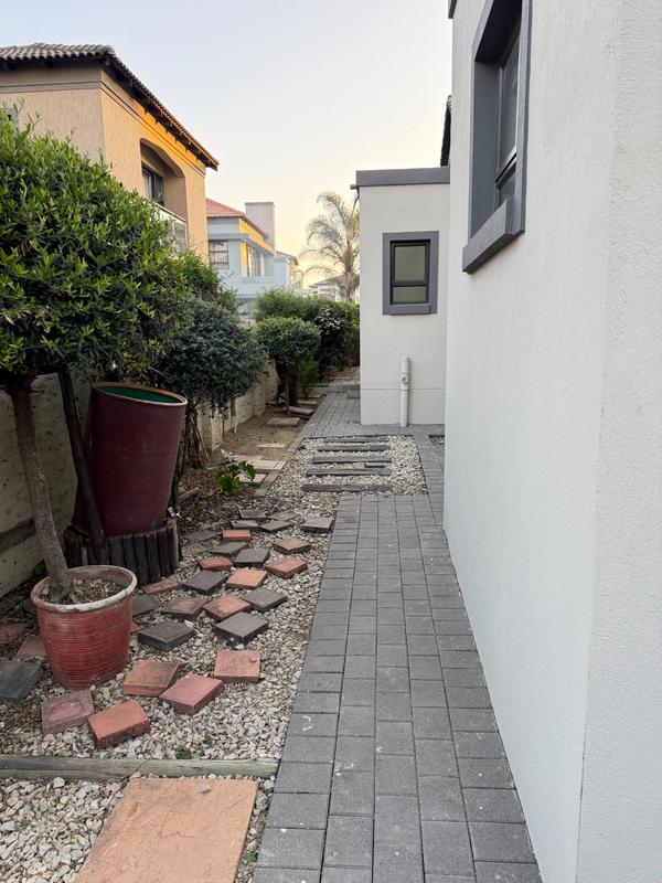 To Let 4 Bedroom Property for Rent in Blue Valley Golf Estate Gauteng