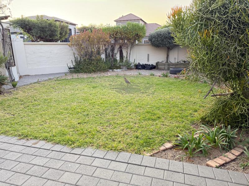To Let 4 Bedroom Property for Rent in Blue Valley Golf Estate Gauteng