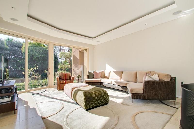 To Let 5 Bedroom Property for Rent in Sandhurst Gauteng