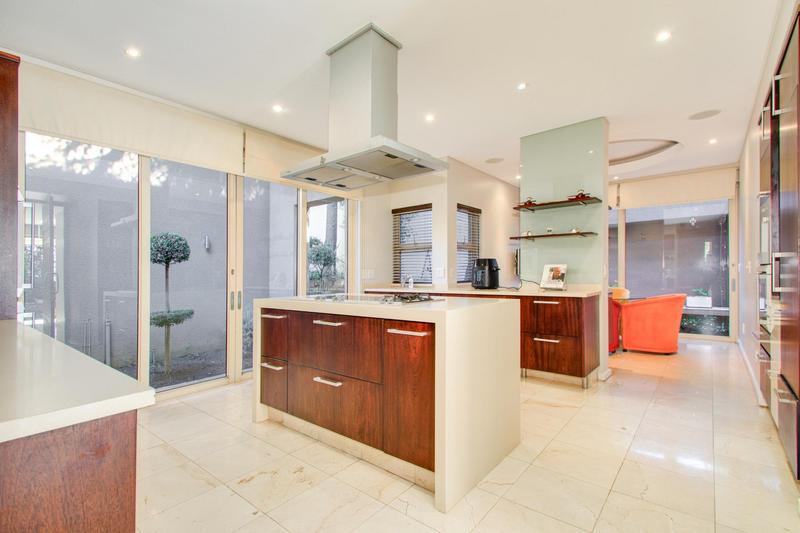 To Let 5 Bedroom Property for Rent in Sandhurst Gauteng