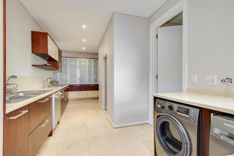 To Let 5 Bedroom Property for Rent in Sandhurst Gauteng