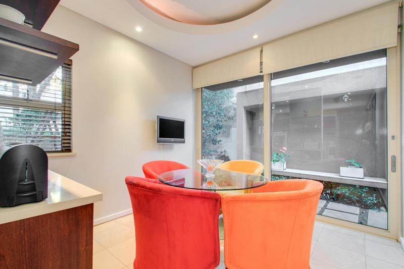 To Let 5 Bedroom Property for Rent in Sandhurst Gauteng
