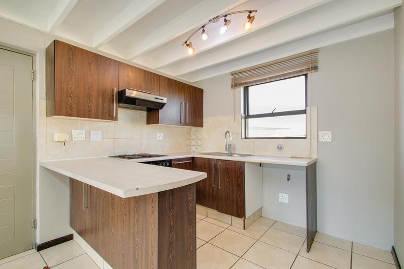 2 Bedroom Property for Sale in Lonehill Gauteng