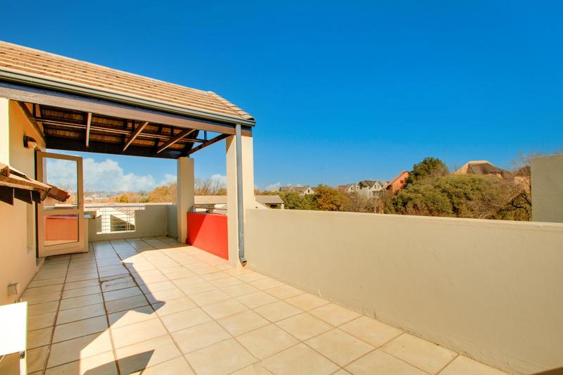 2 Bedroom Property for Sale in Lonehill Gauteng