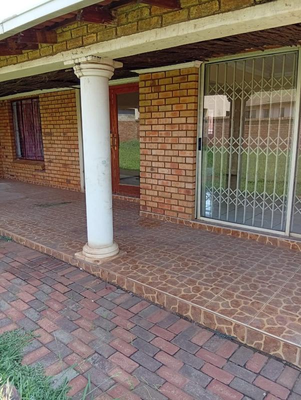 To Let 3 Bedroom Property for Rent in Hospital View Gauteng