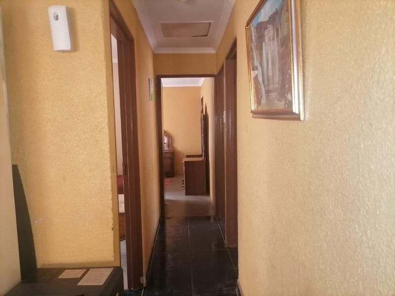 3 Bedroom Property for Sale in Clayville Gauteng