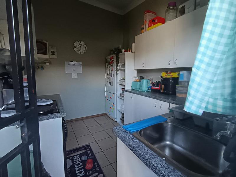 To Let 2 Bedroom Property for Rent in Petersfield Gauteng