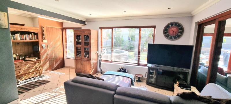 3 Bedroom Property for Sale in Amberfield Gauteng