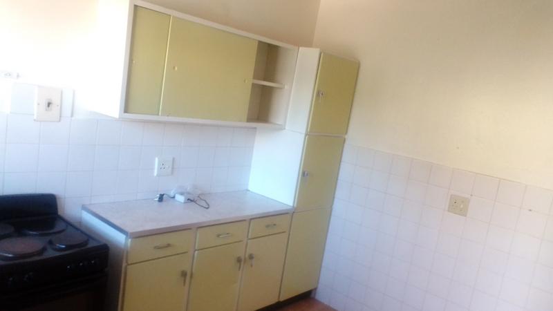 To Let 1 Bedroom Property for Rent in Florida Gauteng