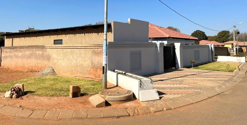 3 Bedroom Property for Sale in Bram Fischerville Gauteng