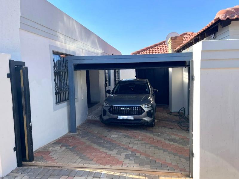 3 Bedroom Property for Sale in Bram Fischerville Gauteng