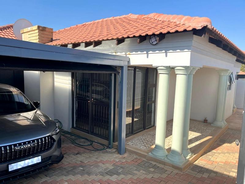 3 Bedroom Property for Sale in Bram Fischerville Gauteng