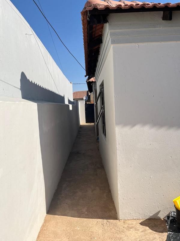 3 Bedroom Property for Sale in Bram Fischerville Gauteng