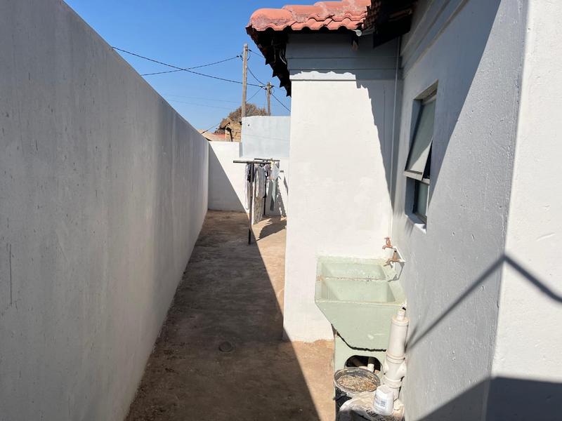 3 Bedroom Property for Sale in Bram Fischerville Gauteng