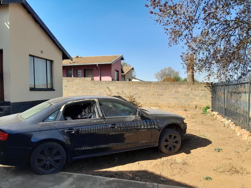 2 Bedroom Property for Sale in Naledi Gauteng