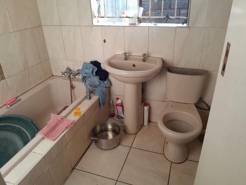 2 Bedroom Property for Sale in Naledi Gauteng