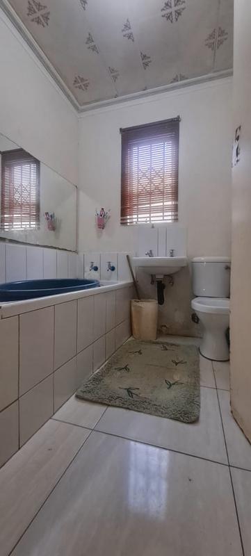 2 Bedroom Property for Sale in Protea Glen Gauteng