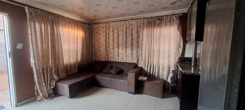 2 Bedroom Property for Sale in Protea Glen Gauteng