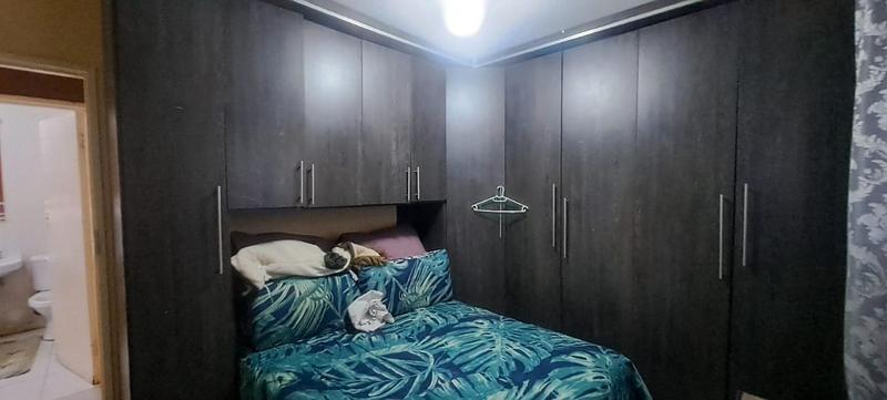 2 Bedroom Property for Sale in Protea Glen Gauteng
