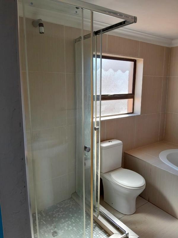 2 Bedroom Property for Sale in Zola Gauteng
