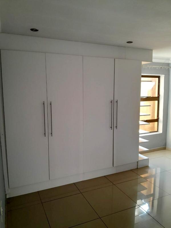 2 Bedroom Property for Sale in Zola Gauteng