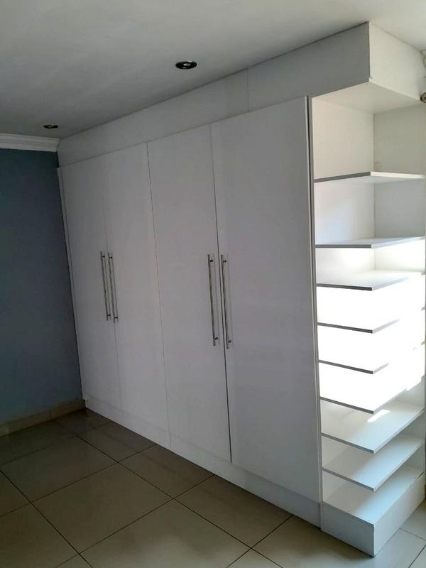 2 Bedroom Property for Sale in Zola Gauteng