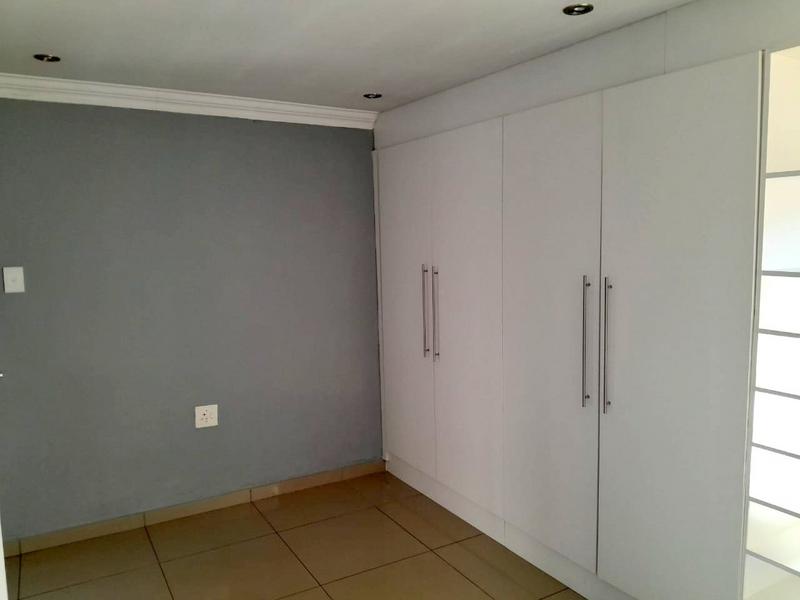 2 Bedroom Property for Sale in Zola Gauteng