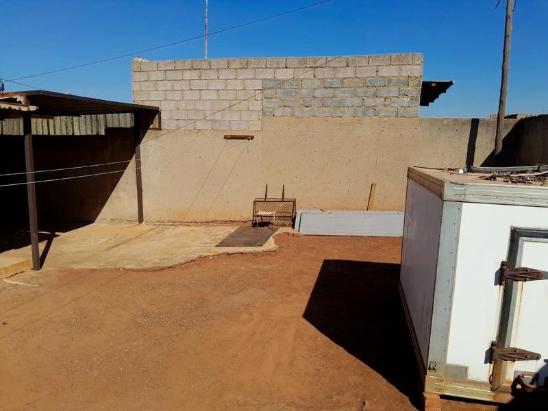2 Bedroom Property for Sale in Zola Gauteng