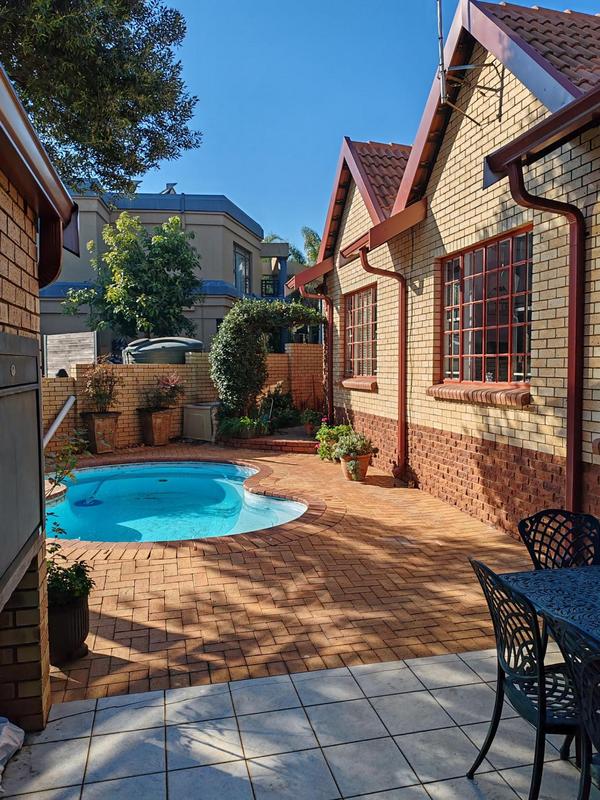 4 Bedroom Property for Sale in Eldoraigne Gauteng