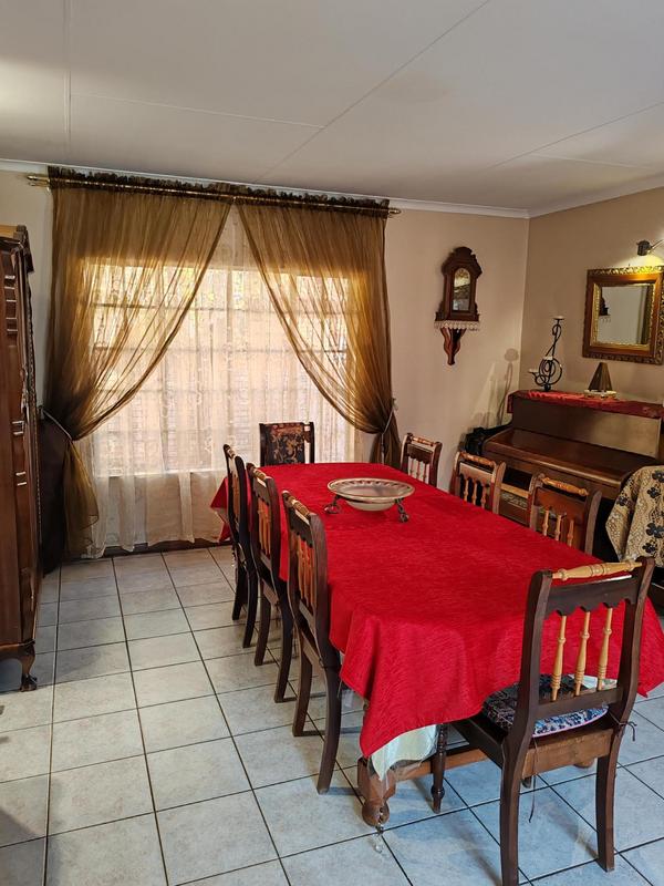 4 Bedroom Property for Sale in Eldoraigne Gauteng