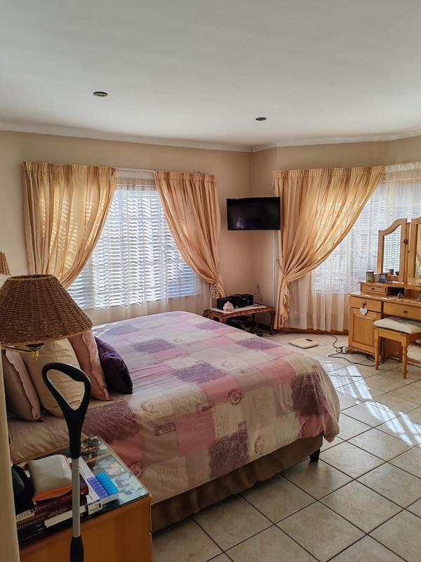 4 Bedroom Property for Sale in Eldoraigne Gauteng