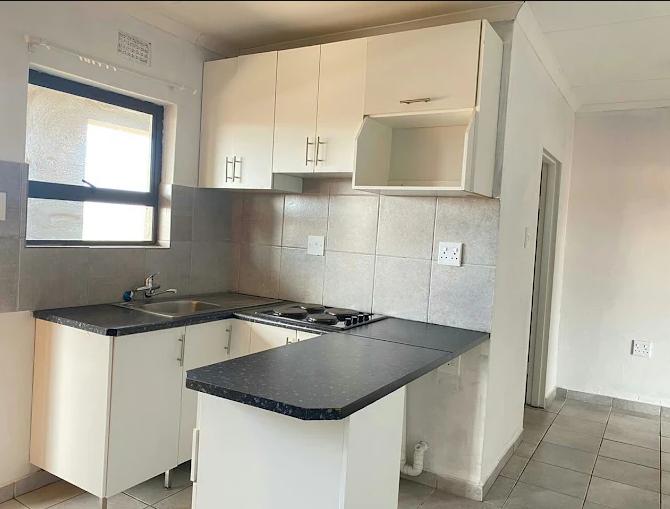 To Let 1 Bedroom Property for Rent in Protea North Gauteng