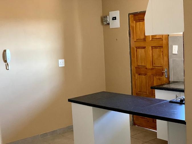 To Let 1 Bedroom Property for Rent in Protea North Gauteng