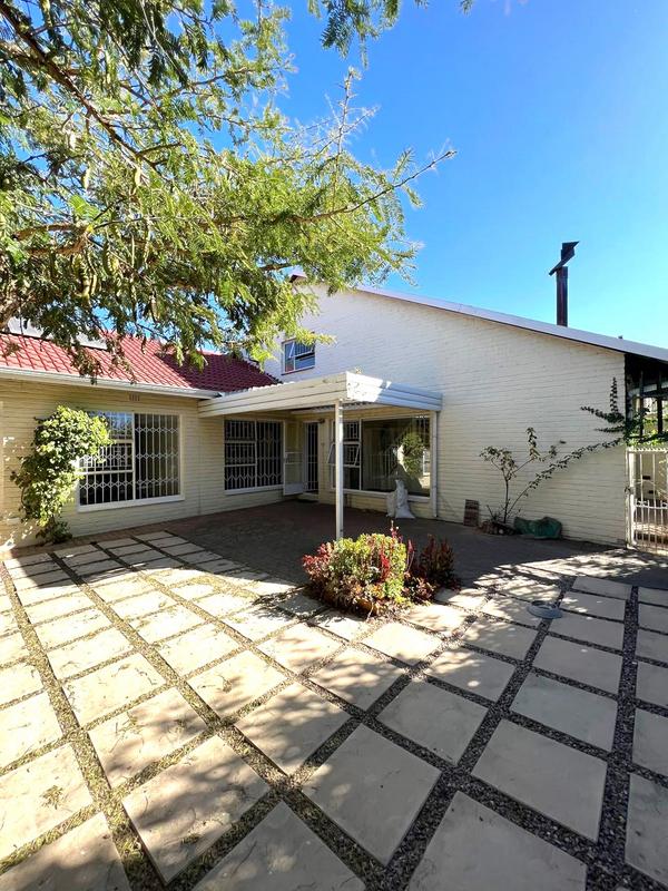 To Let 2 Bedroom Property for Rent in Bryanston Gauteng