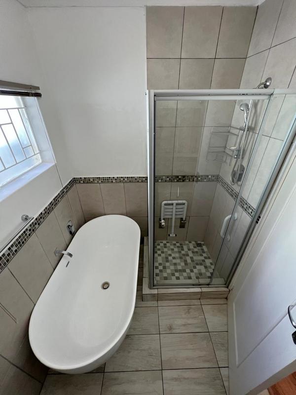 To Let 2 Bedroom Property for Rent in Bryanston Gauteng